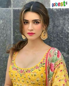 Bollywood actresses Kriti Sanon  Age, Stats, Wiki and More